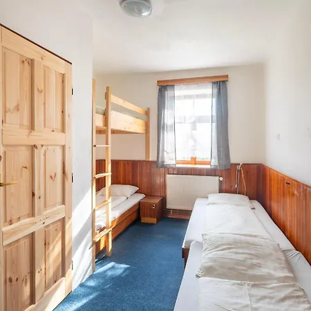 אכסניה Cert יוזפוב דול